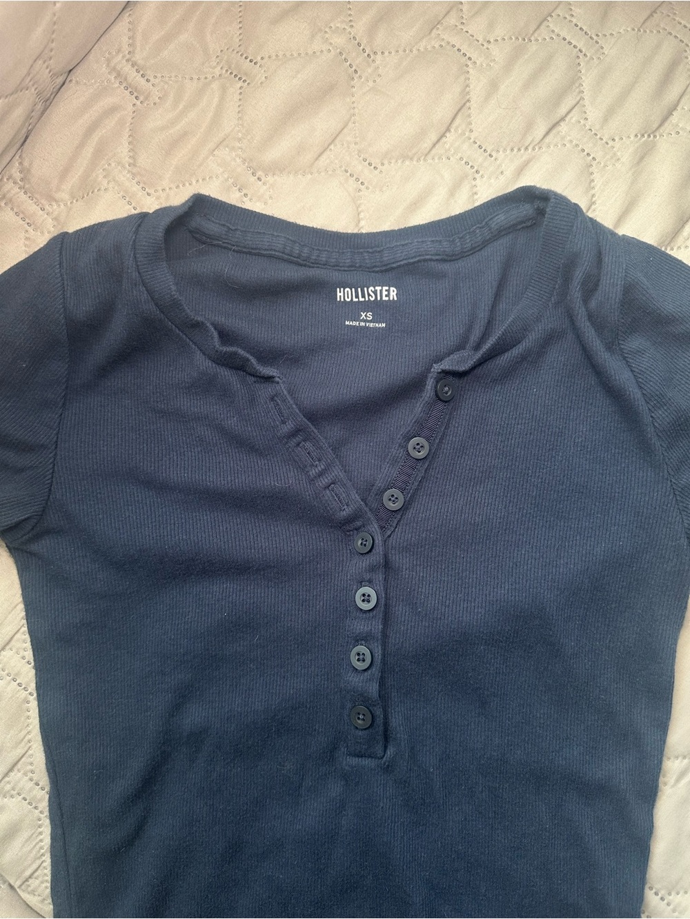 Hollister Navy Short Sleeve Top - Picture 2 of 2